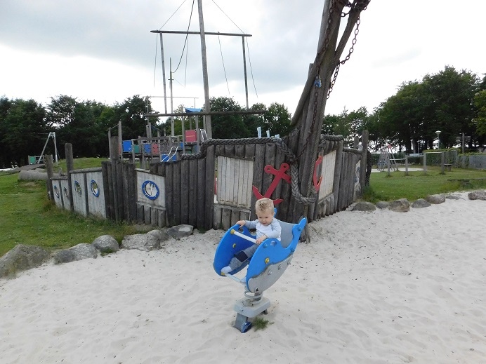Gratis uitje in Zuid-Oost Drenthe: speeltuin bij het Ermerstrand